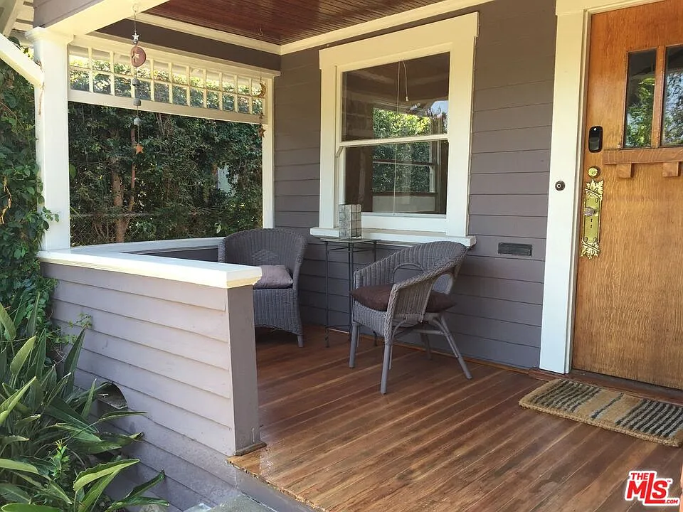2 bed, 1.0 bath, 1608 sqft, $4,700 — Photo 2