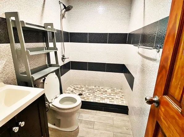 2021 Bay Ridge Pkwy, Brooklyn, NY 11204