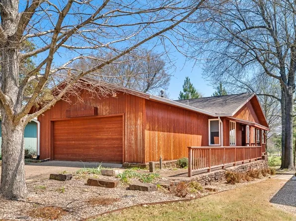 3444 N Greenbriar Dr, Fayetteville, AR 72703