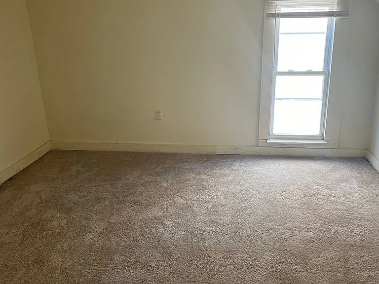 322 Pine St #2 — Photo 2