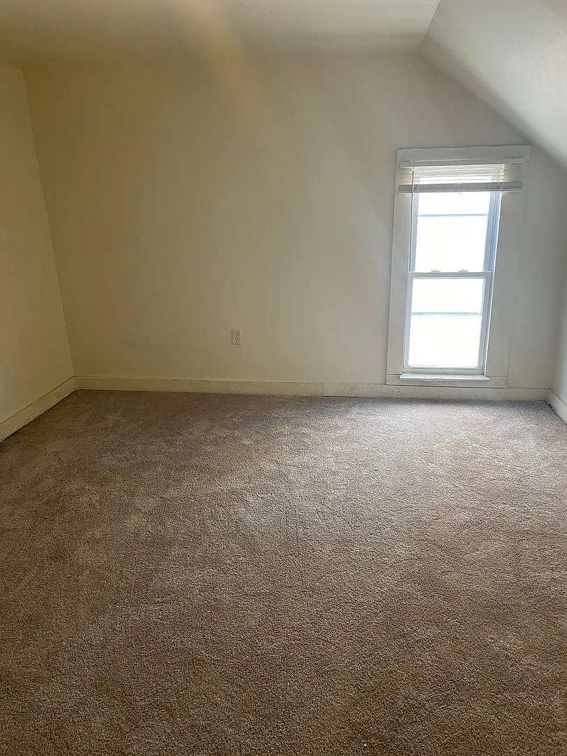 Building Photo - 322 Pine St #2