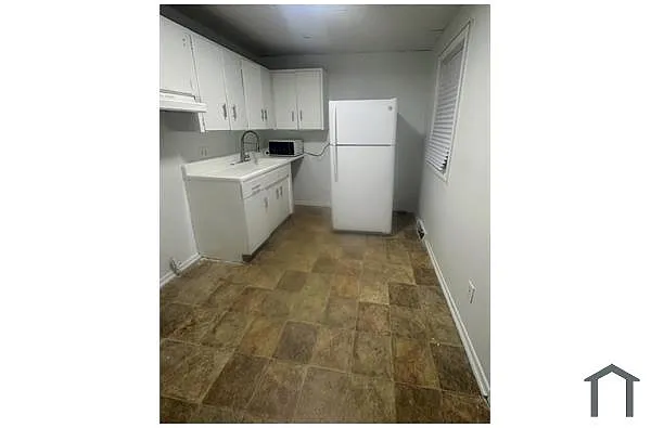Building Photo - 307 Harrison St #2