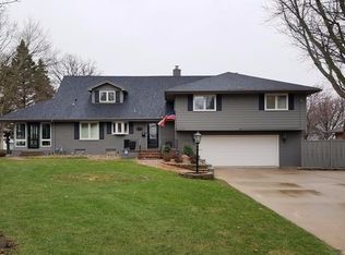 1606 Shoreway Rd, Storm Lake, IA 50588