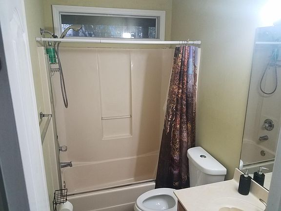 Downstairs full bathroom