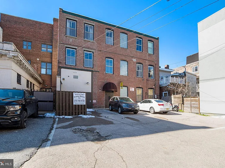 1210 N Palethorp St #203 — Photo 2