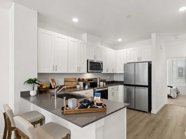 16830 20th Avenue W #E3, Lynnwood, WA 98037
