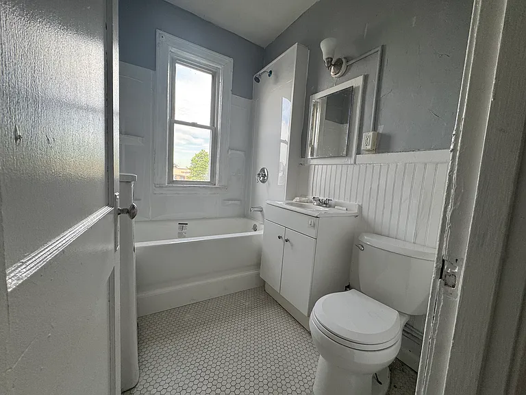 14 Standish St #2E — Photo 10