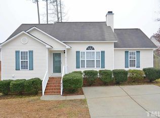911 S Philwood Ct, Fuquay Varina, NC 27526