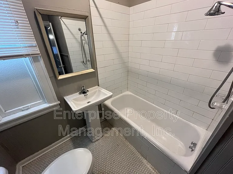 836 Maury St — Photo 31
