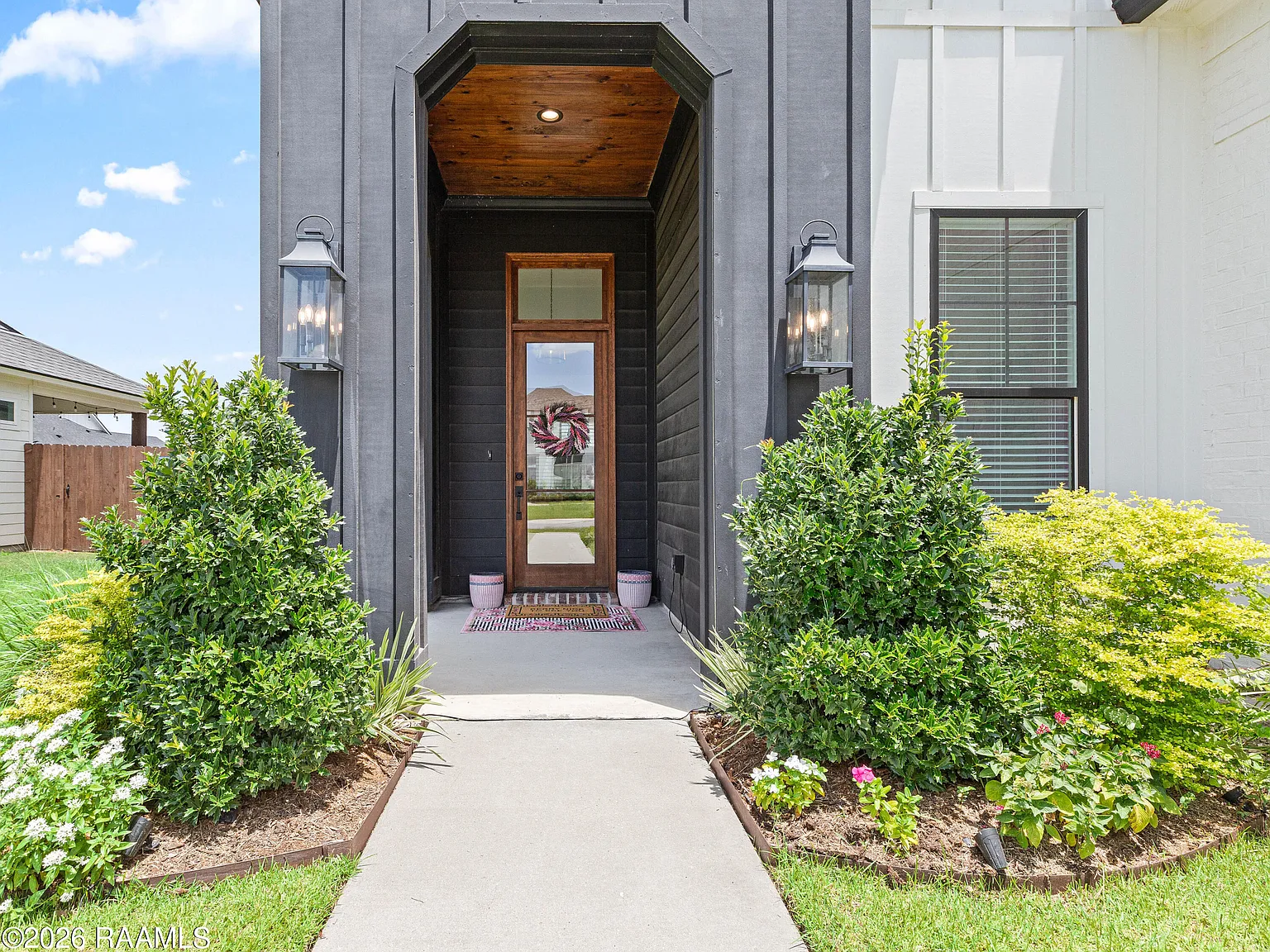 4 bed, 2250 sqft, $2,900 — Photo 3