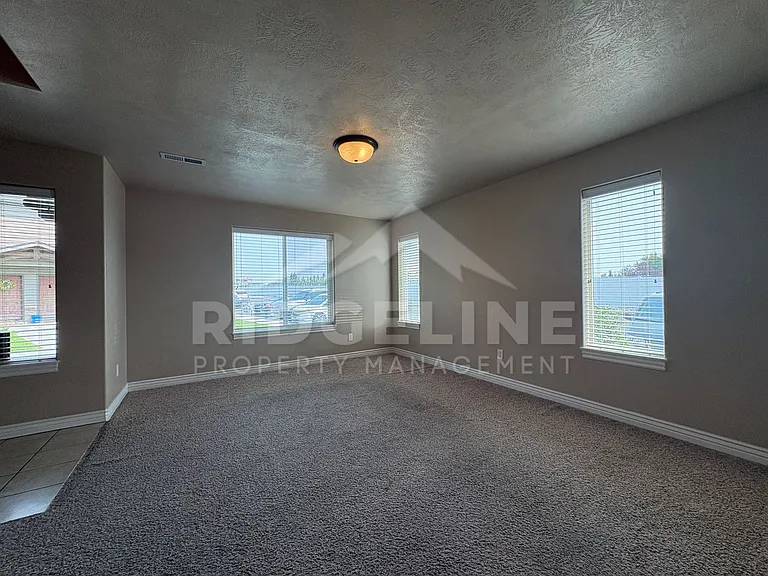 470 Sunflower Rd — Photo 4