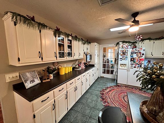 5th image of 2003 Chevy Pl