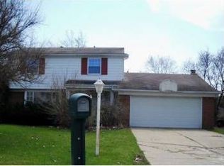29111 Hemlock Dr, Farmington Hills, MI 48336
