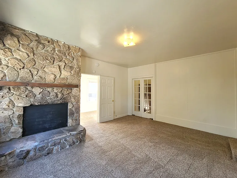 1501 W 3rd St #1 — Photo 22