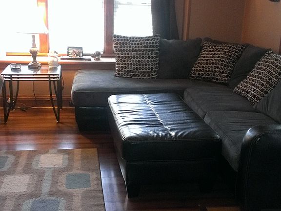 Living Room (13.4 X 13.4)
