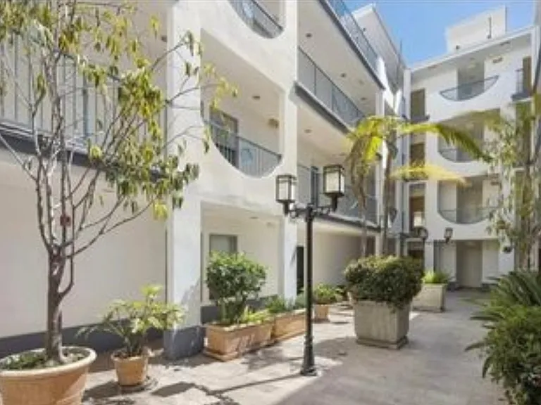 1621 Barry Ave #Penthouse 3 — Photo 13