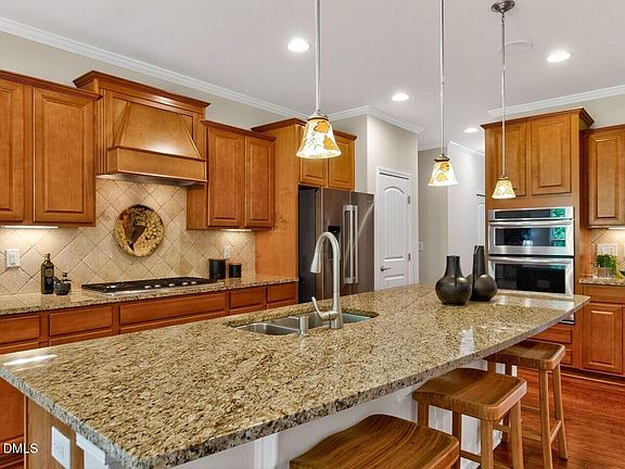 4th image of 1120 Gaston Manor Dr