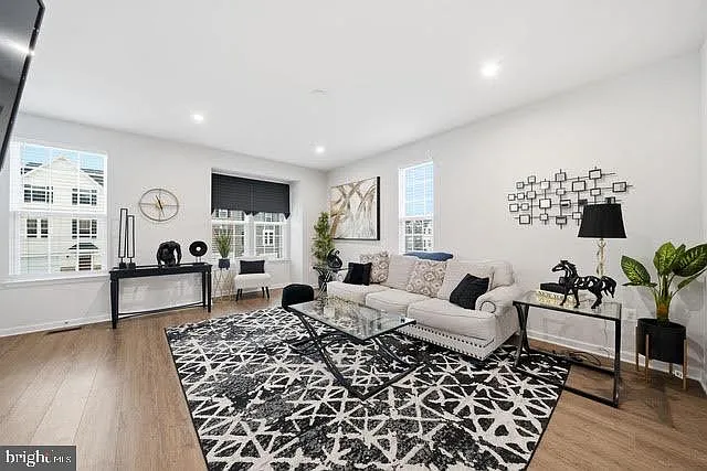8719 Stevenson Ln — Photo 6