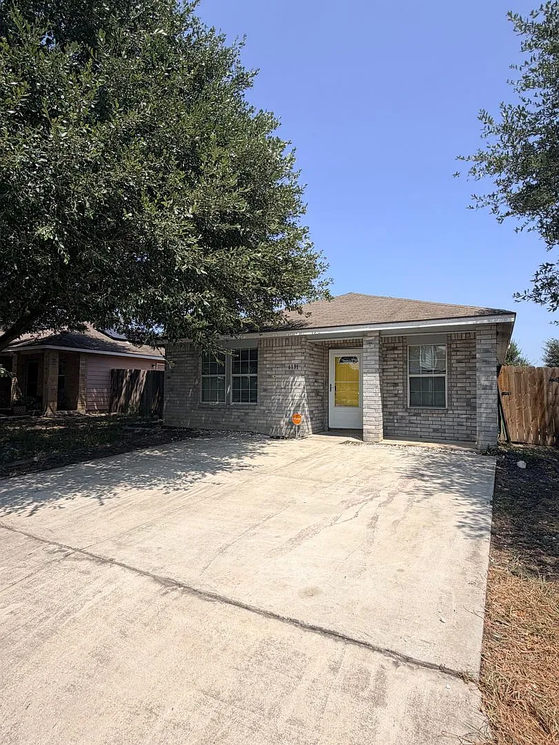 Foster Meadows 3 bedroom, 2 bath home — Photo 1