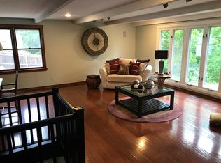 6824 N Bobolink Rd, Peoria, IL 61614