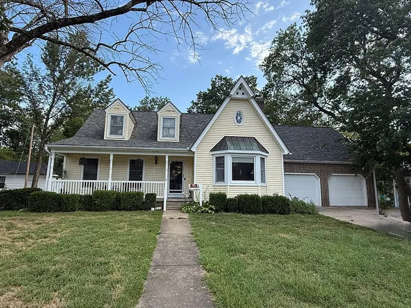 110 E Clinton St, Clinton, MO 64735