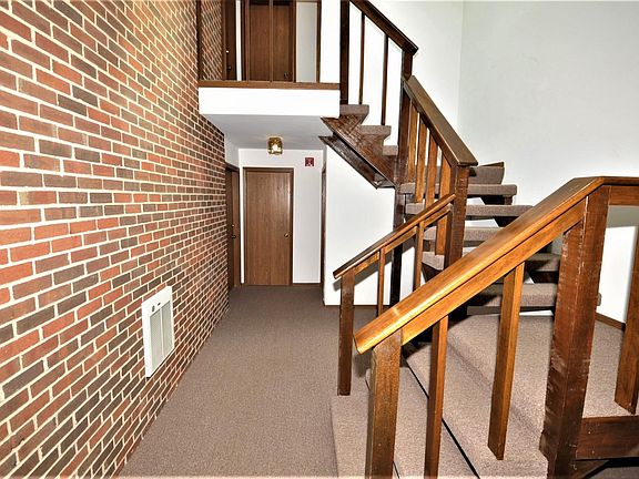 3rd image of 1833 Portsmouth Dr #B