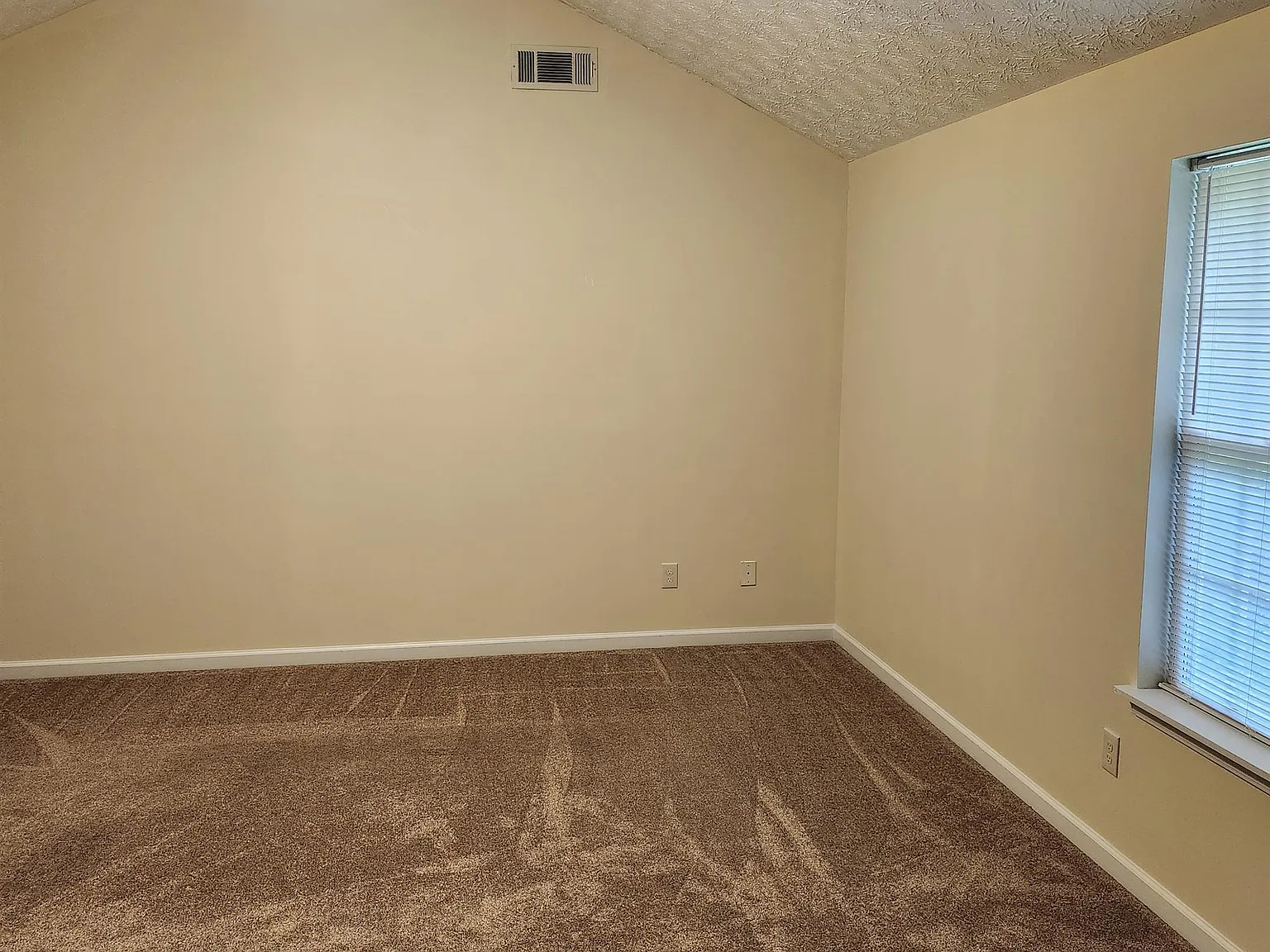 185 Hunters Trace - 1 — Photo 4