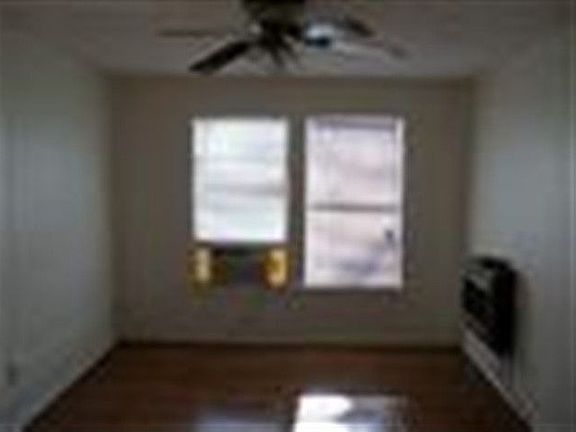 2nd image of 1008 11th St APT 6