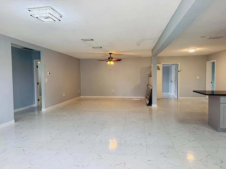 2001 Mango Ave — Photo 4