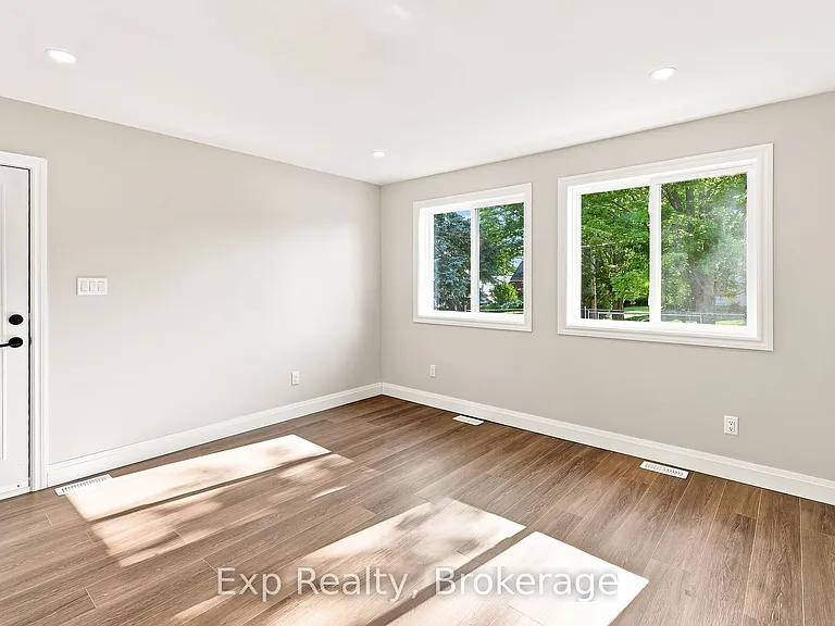 372 Major St #B — Photo 10