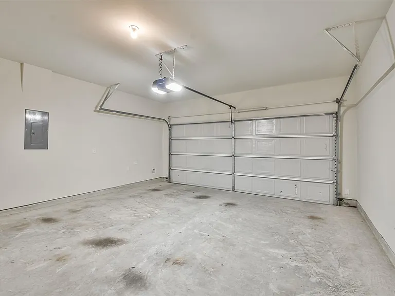 5047 Royal Amber Ln — Photo 41