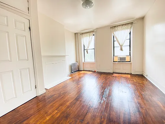 Rented by Compass | media 9