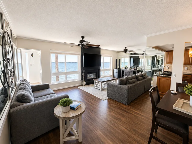 1 Colony Point Dr #8B — Photo 6