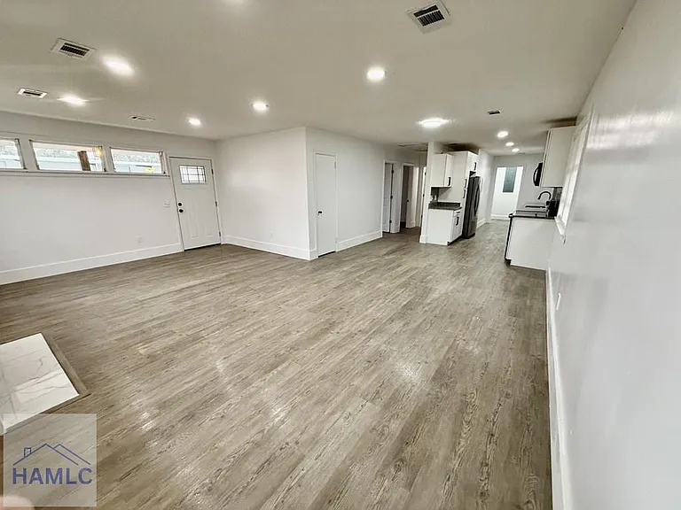 204 N Palm St — Photo 22