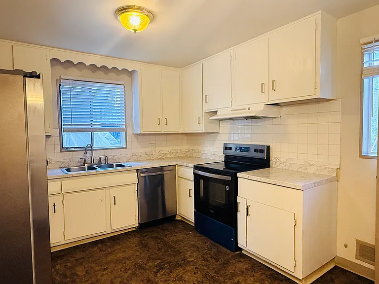 7616 Turner Dr — Photo 5