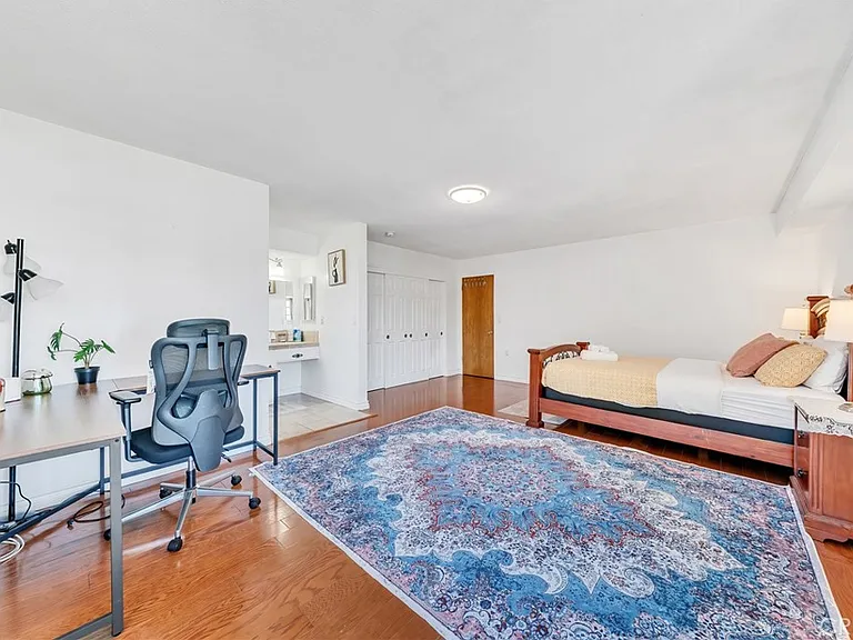 1345 S Jellick Ave — Photo 24