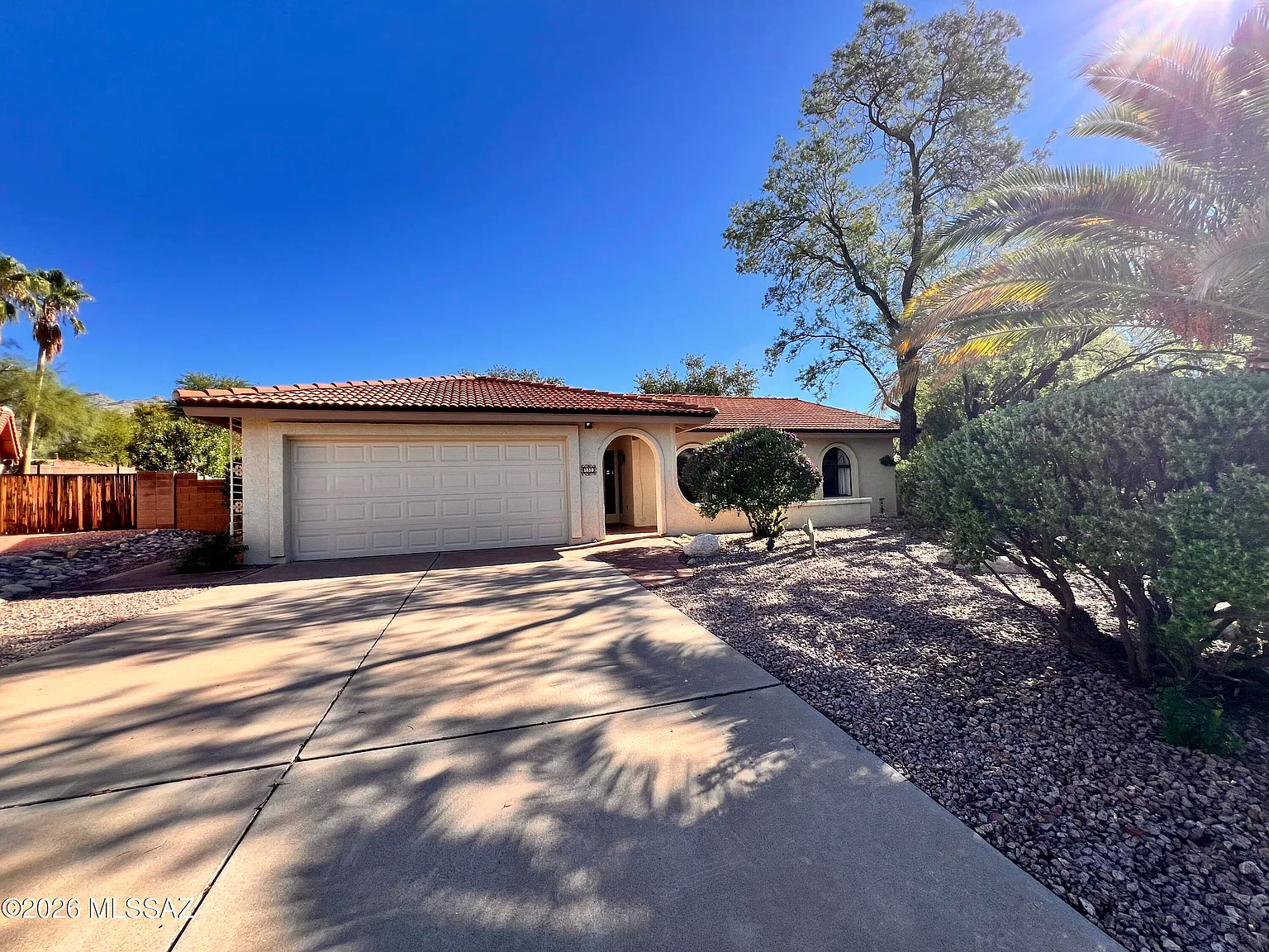 3 bed, 2.0 bath, 1679 sqft, $2,495 — Photo 2