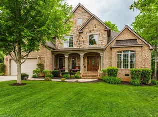 31 Sterling Run Dr, Fletcher, NC 28732