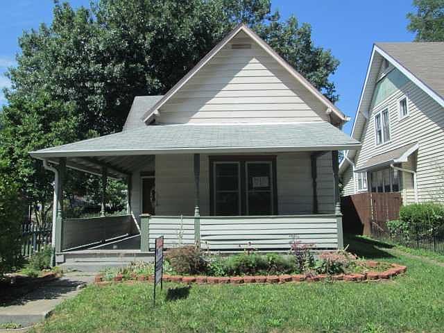1st image of 224 N East St
