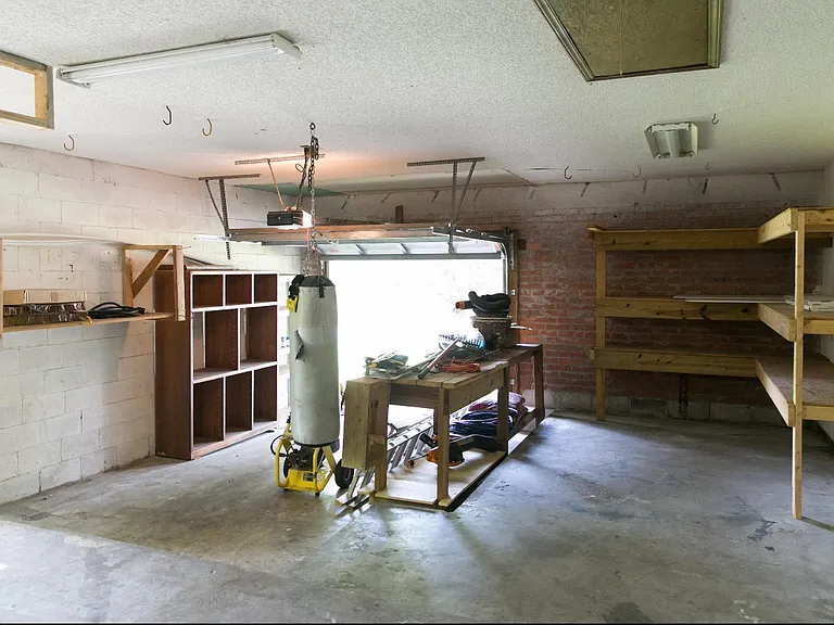 8745 Gum St — Photo 16