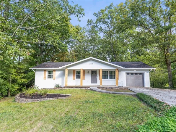 921 Ridgeway Ave, Signal Mountain, TN 37377