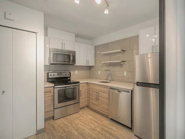 Helene Apartments — Photo 21
