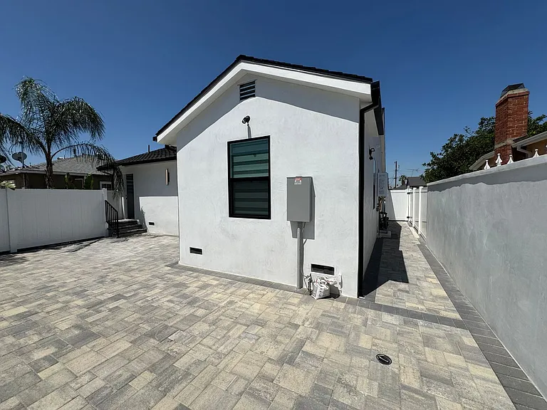 7740 Bonner Ave — Photo 11