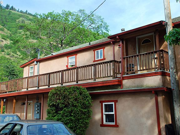 3rd image of 212 E Steuben St