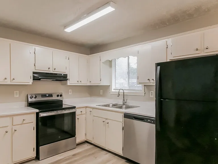 6183 Fieldcrest Dr — Photo 8