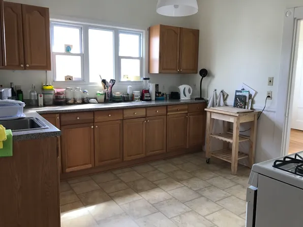 118 Inman St APT 3, Cambridge, MA 02139
