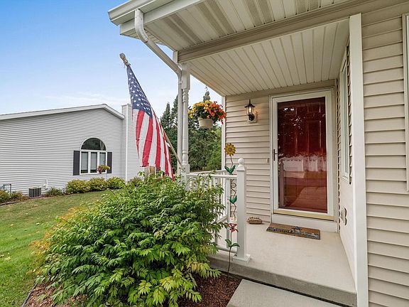3rd image of 1504 Deer Brook DRIVE