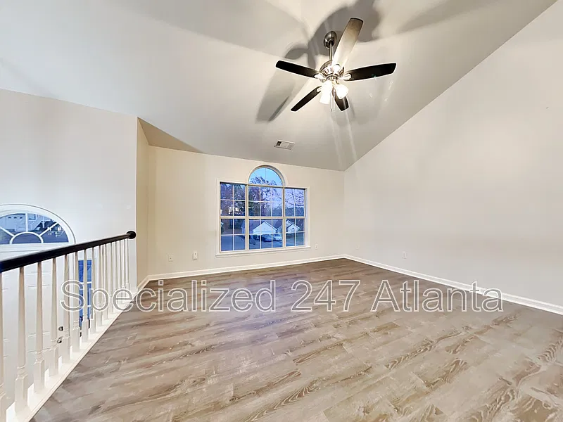 3 bed, 3.0 bath, 2108 sqft, $1,900 — Photo 4