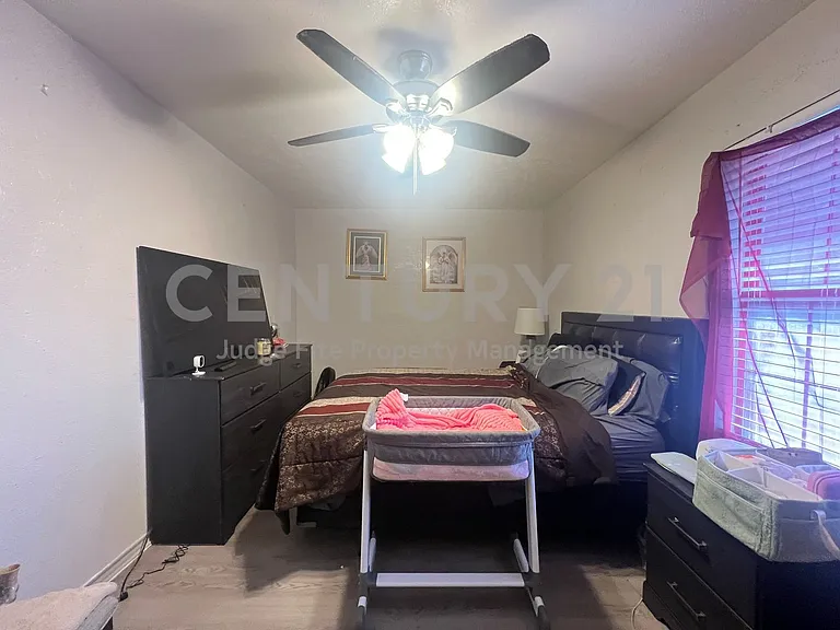 1108 N Elm St #6 — Photo 10