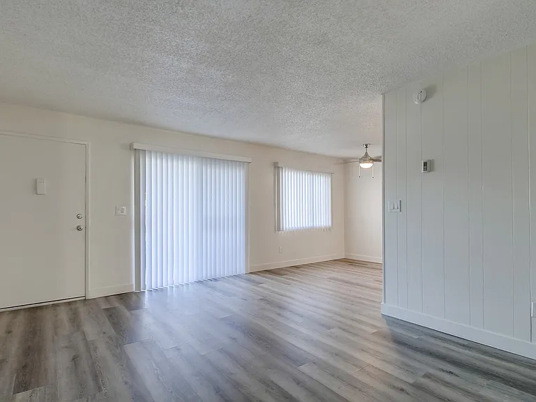 Mesa Vista Apartment Homes — Photo 16